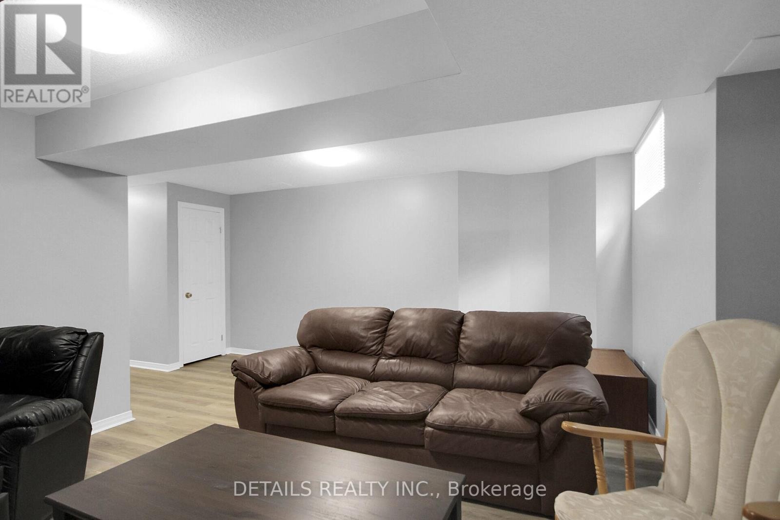 












78 MARKLAND CRESCENT

,
Ottawa,




Ontario
K2G5Z6

