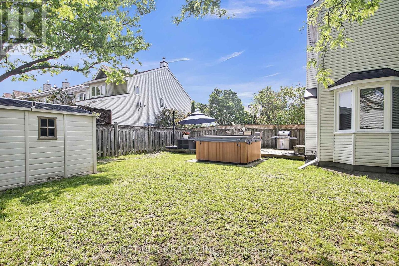 












78 MARKLAND CRESCENT

,
Ottawa,




Ontario
K2G5Z6

