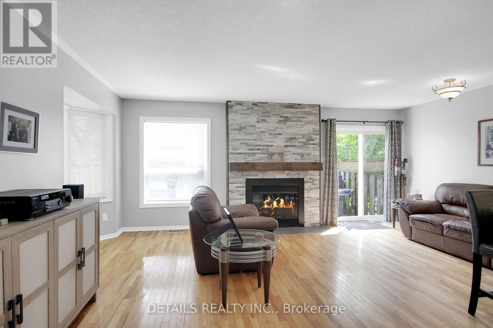 












78 MARKLAND CRESCENT

,
Ottawa,




Ontario
K2G5Z6


