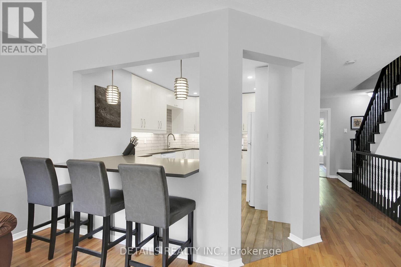 












78 MARKLAND CRESCENT

,
Ottawa,




Ontario
K2G5Z6

