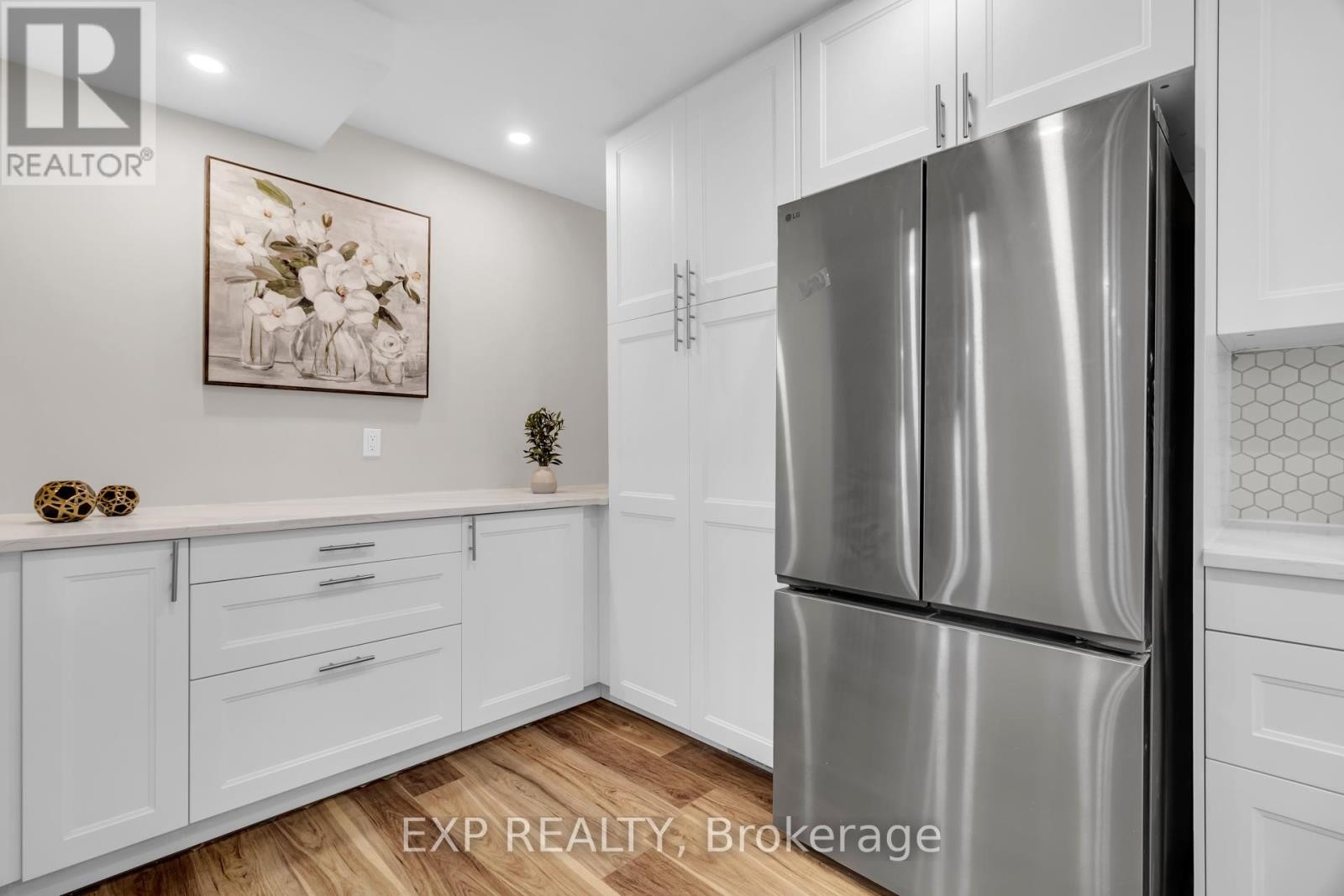 












12 BAYSIDE PRIVATE

,
Ottawa,




Ontario
K1V9R3

