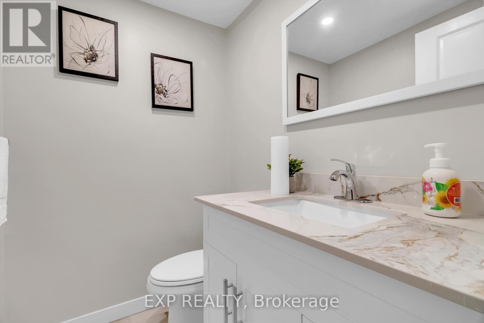 












12 BAYSIDE PRIVATE

,
Ottawa,




Ontario
K1V9R3

