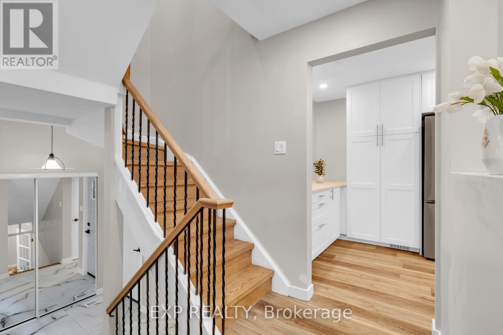 












12 BAYSIDE PRIVATE

,
Ottawa,




Ontario
K1V9R3

