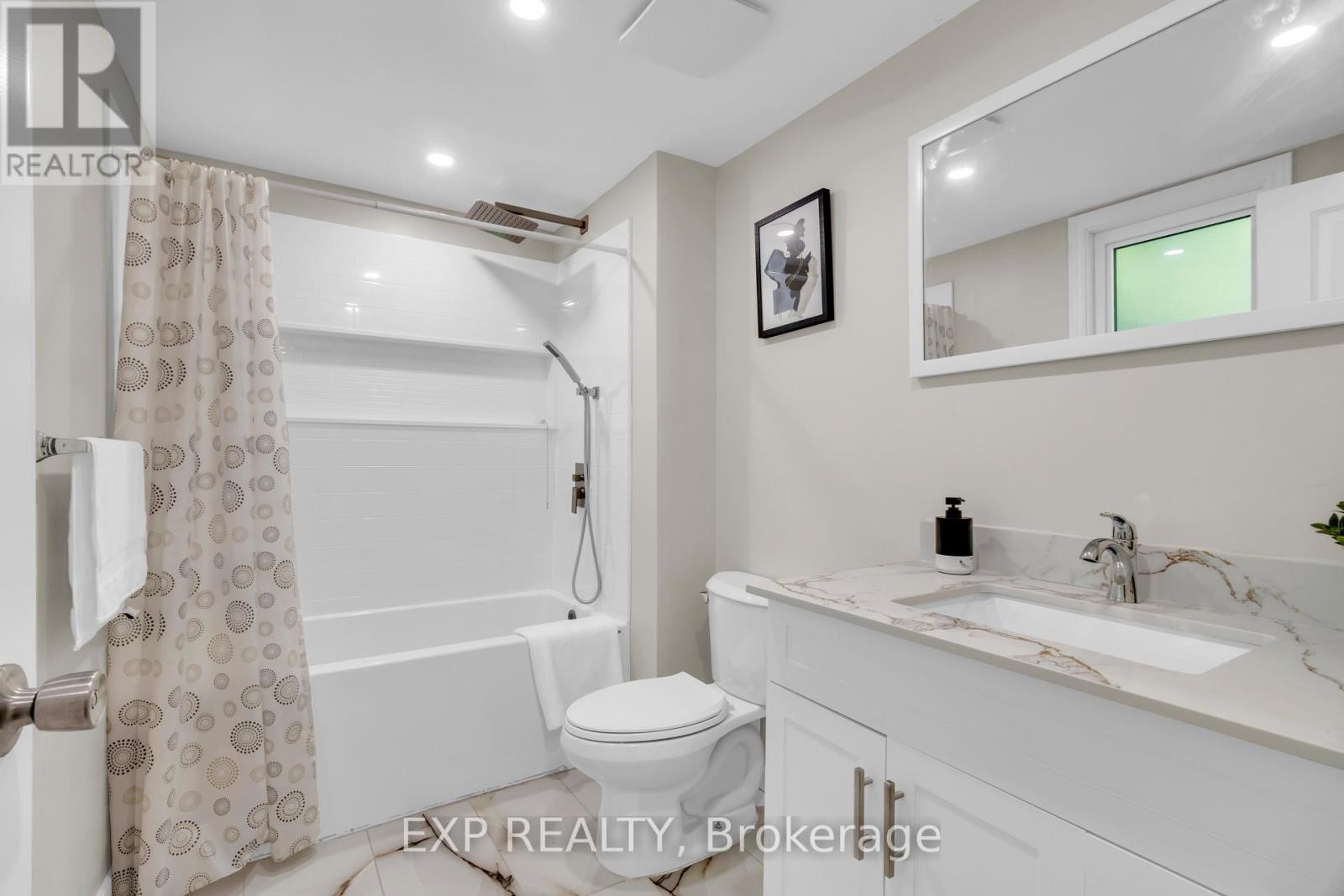 












12 BAYSIDE PRIVATE

,
Ottawa,




Ontario
K1V9R3

