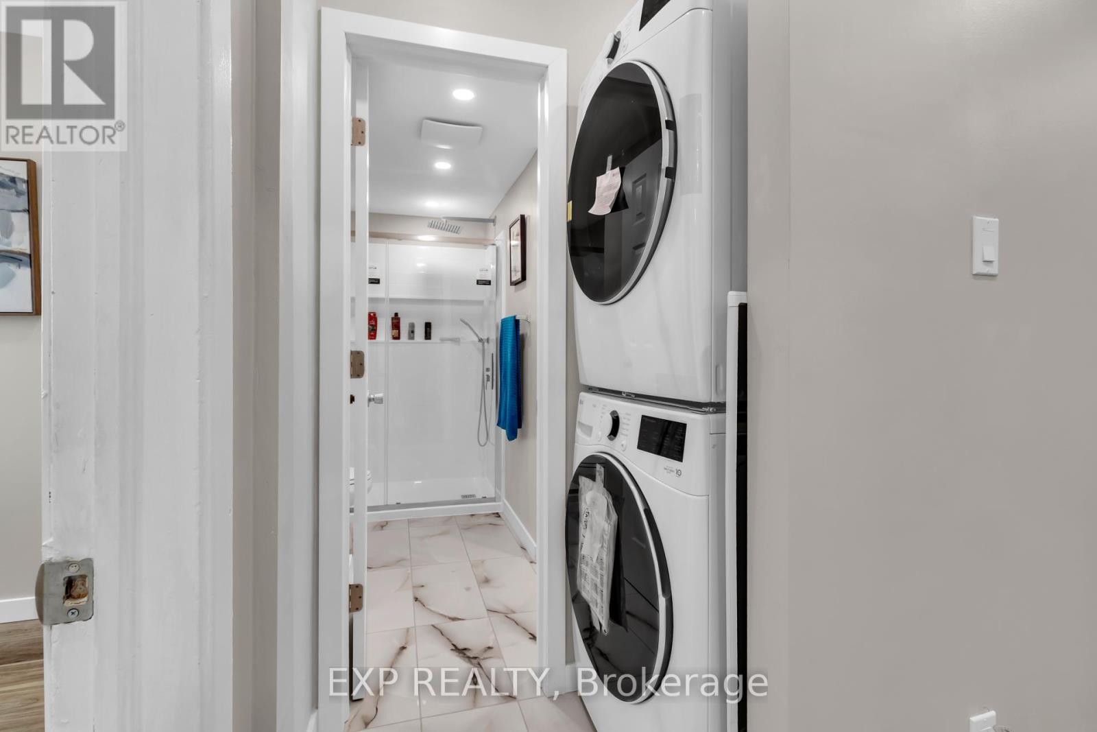 












12 BAYSIDE PRIVATE

,
Ottawa,




Ontario
K1V9R3

