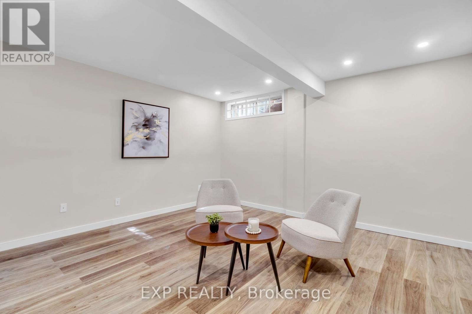 












12 BAYSIDE PRIVATE

,
Ottawa,




Ontario
K1V9R3

