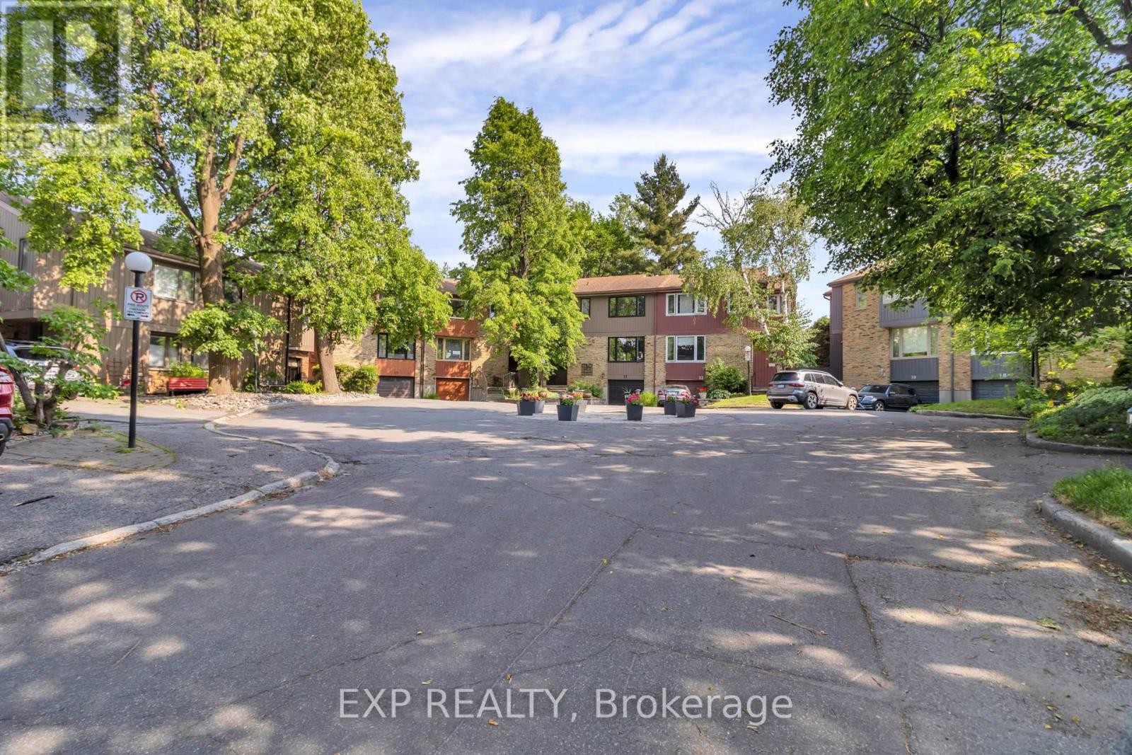 












12 BAYSIDE PRIVATE

,
Ottawa,




Ontario
K1V9R3

