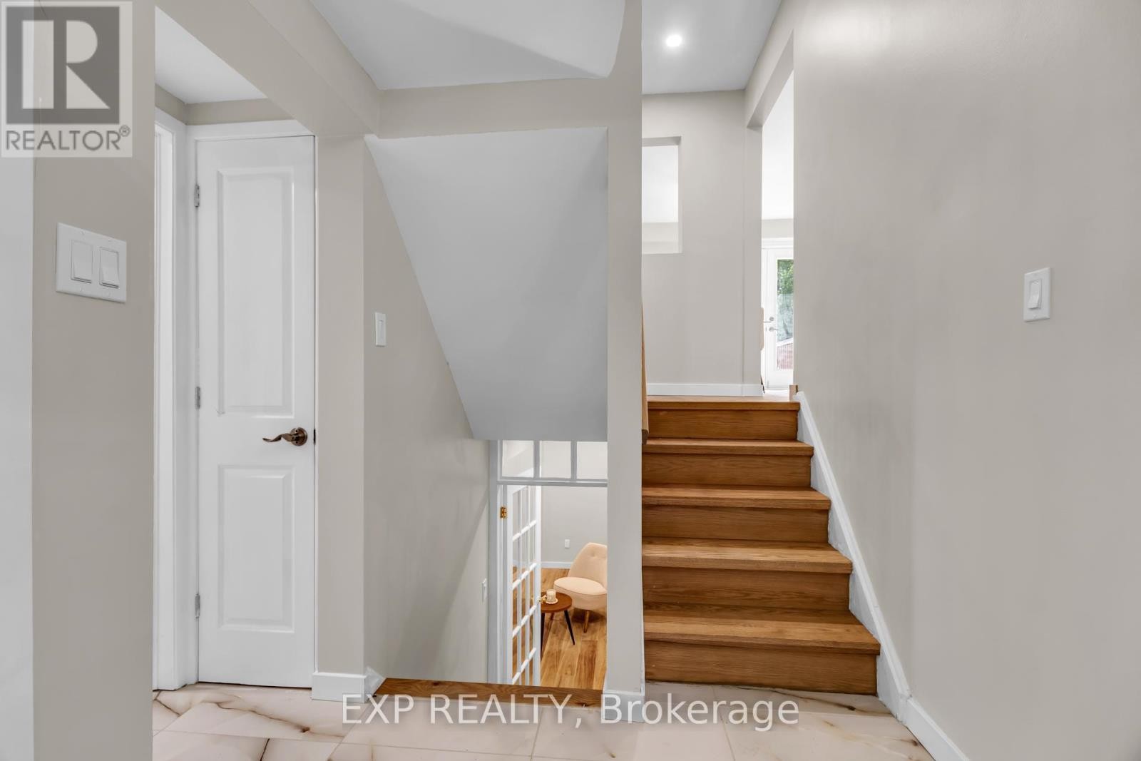 












12 BAYSIDE PRIVATE

,
Ottawa,




Ontario
K1V9R3

