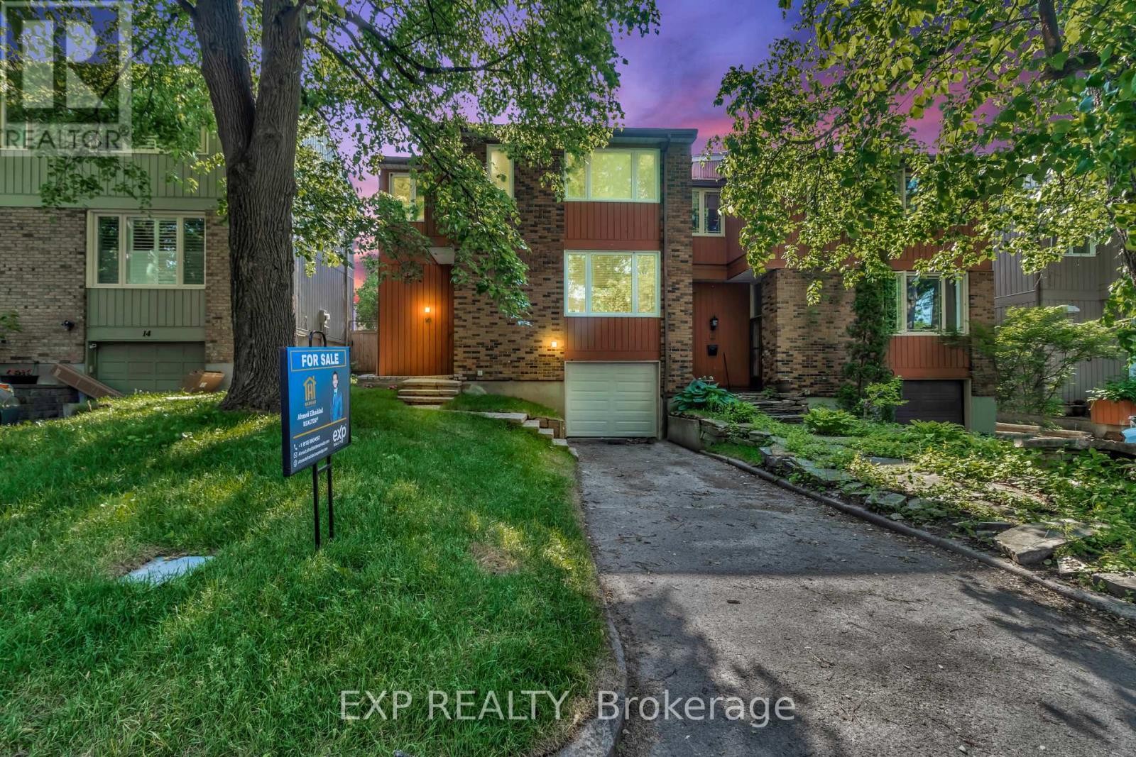 












12 BAYSIDE PRIVATE

,
Ottawa,




Ontario
K1V9R3

