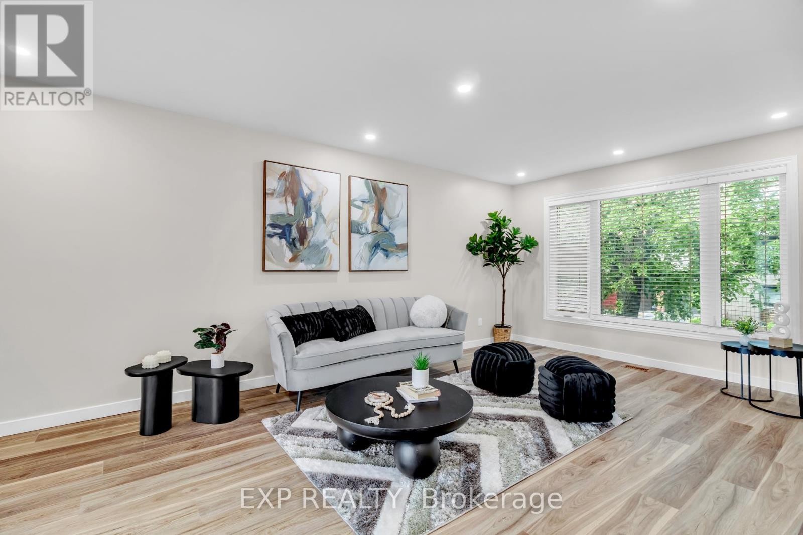 












12 BAYSIDE PRIVATE

,
Ottawa,




Ontario
K1V9R3

