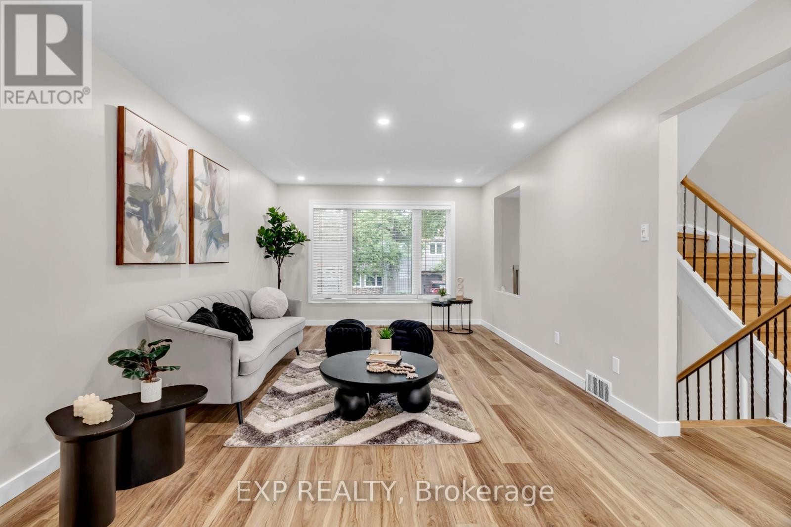












12 BAYSIDE PRIVATE

,
Ottawa,




Ontario
K1V9R3

