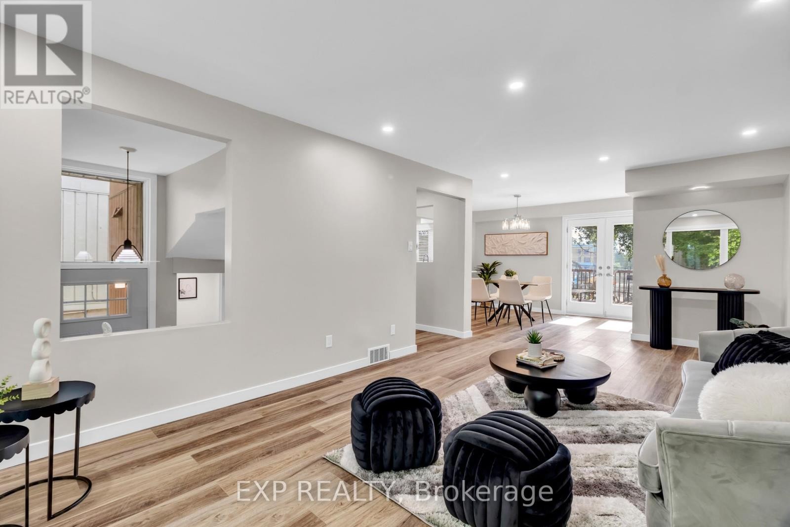 












12 BAYSIDE PRIVATE

,
Ottawa,




Ontario
K1V9R3

