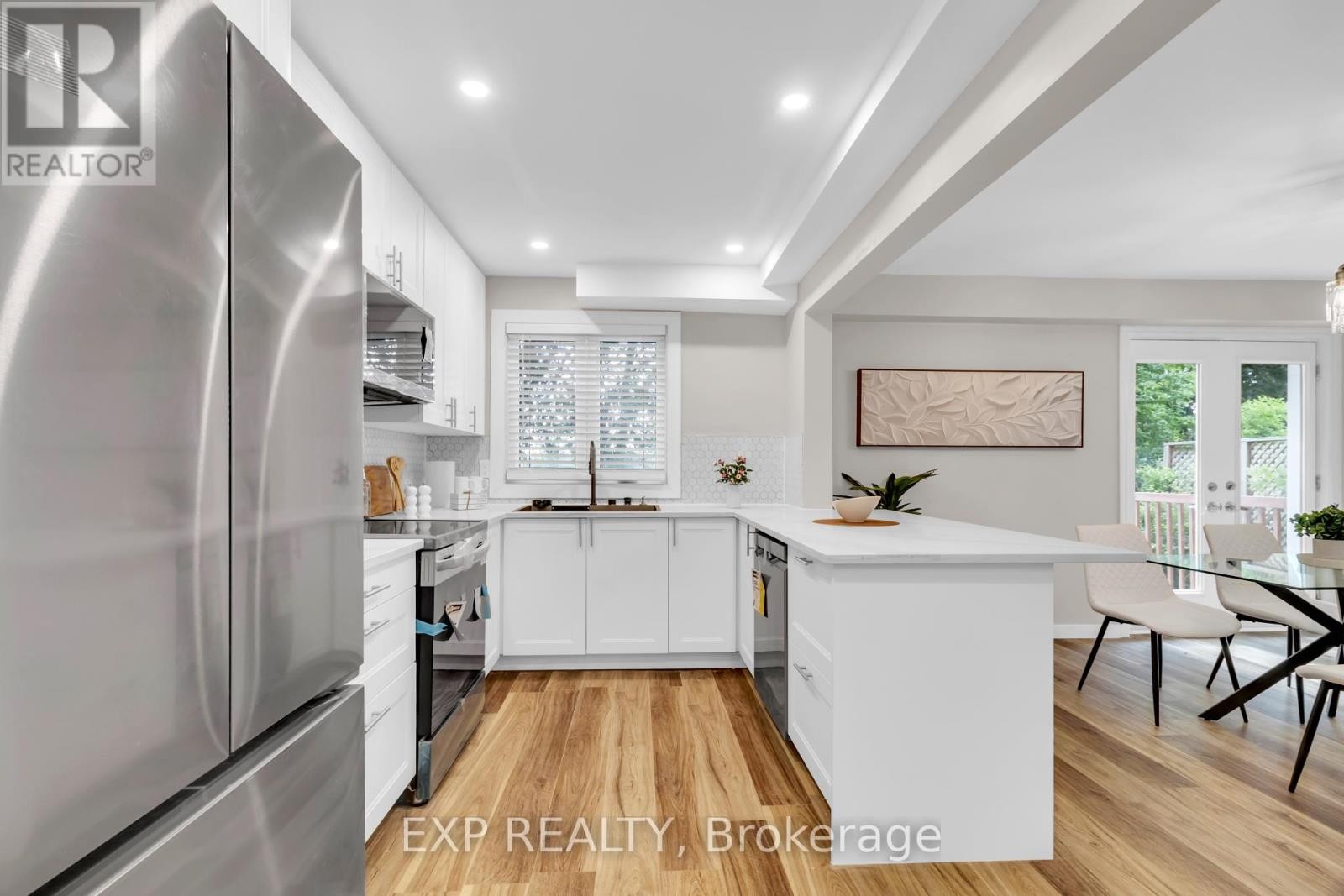 












12 BAYSIDE PRIVATE

,
Ottawa,




Ontario
K1V9R3

