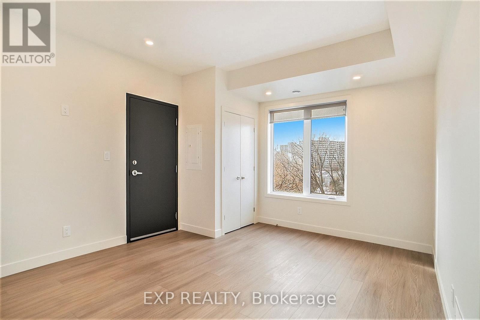 












UNIT # 7 - 158 LAVAL STREET N

,
Ottawa,




Ontario
K1L7Z4

