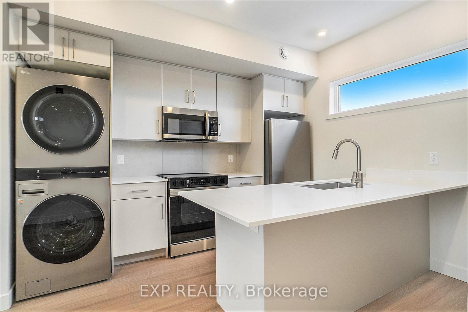 












UNIT # 7 - 158 LAVAL STREET N

,
Ottawa,




Ontario
K1L7Z4

