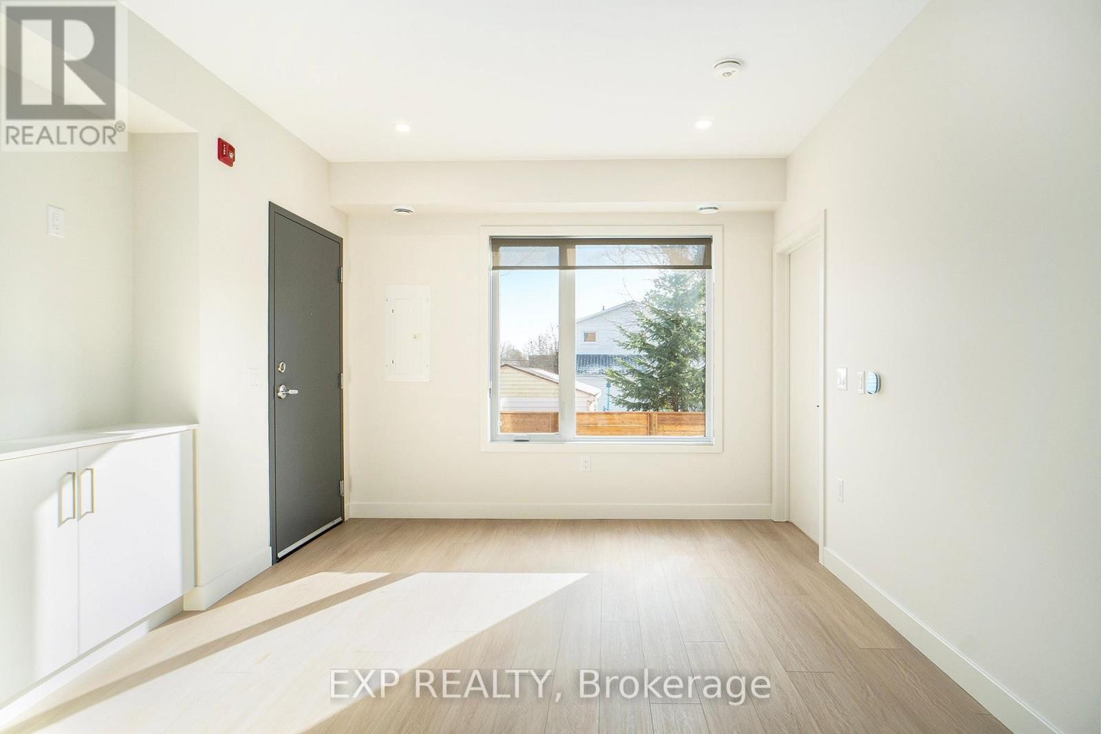 












UNIT # 4 - 158 LAVAL STREET N

,
Ottawa,




Ontario
K1L7Z4

