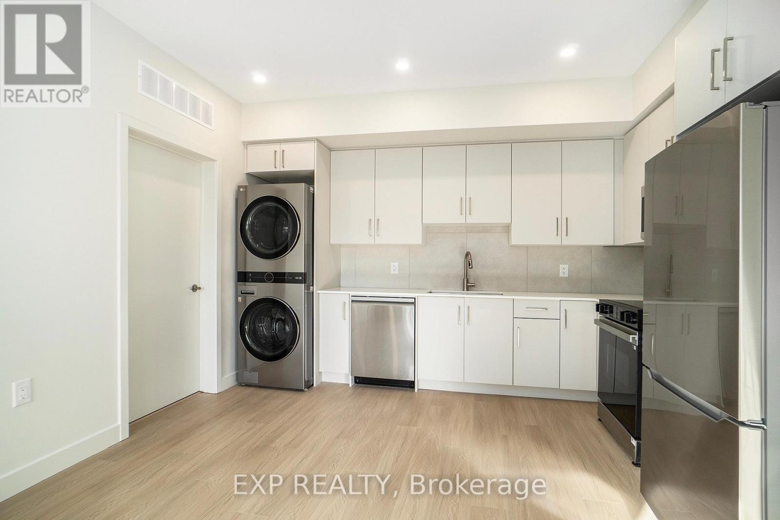 












UNIT # 4 - 158 LAVAL STREET N

,
Ottawa,




Ontario
K1L7Z4


