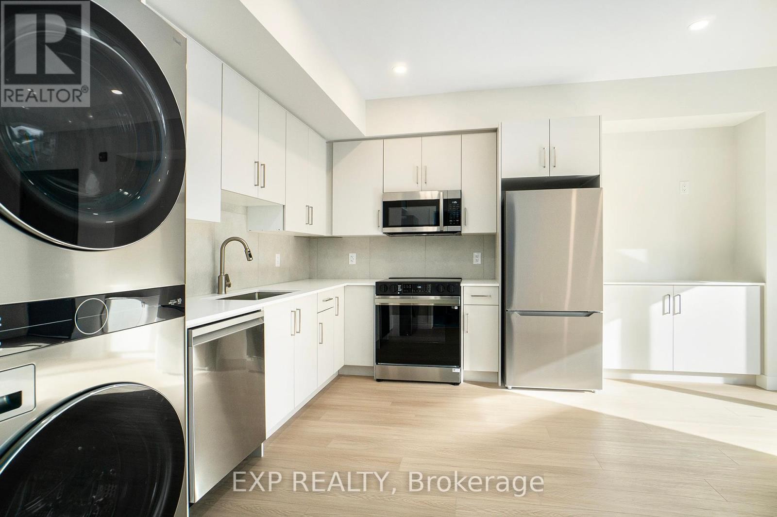 












UNIT # 4 - 158 LAVAL STREET N

,
Ottawa,




Ontario
K1L7Z4

