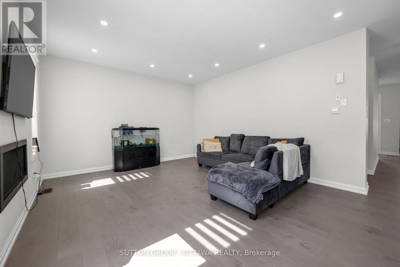 












179 POINT PRIM CRESCENT

,
Ottawa,




Ontario
K2J0K6

