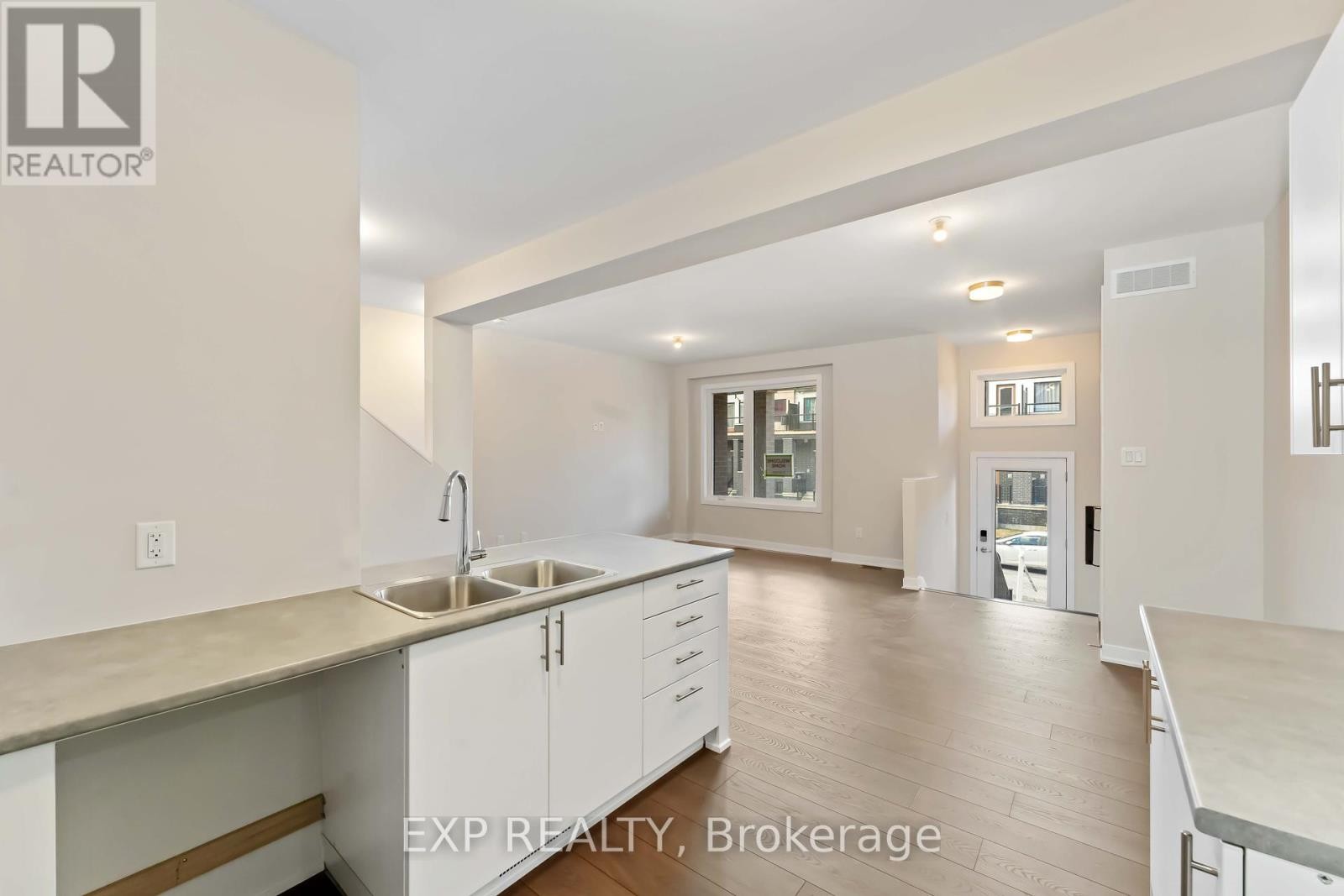 












209 SPECKLED ALDER ROW

,
Ottawa,




Ontario
K2J7G8

