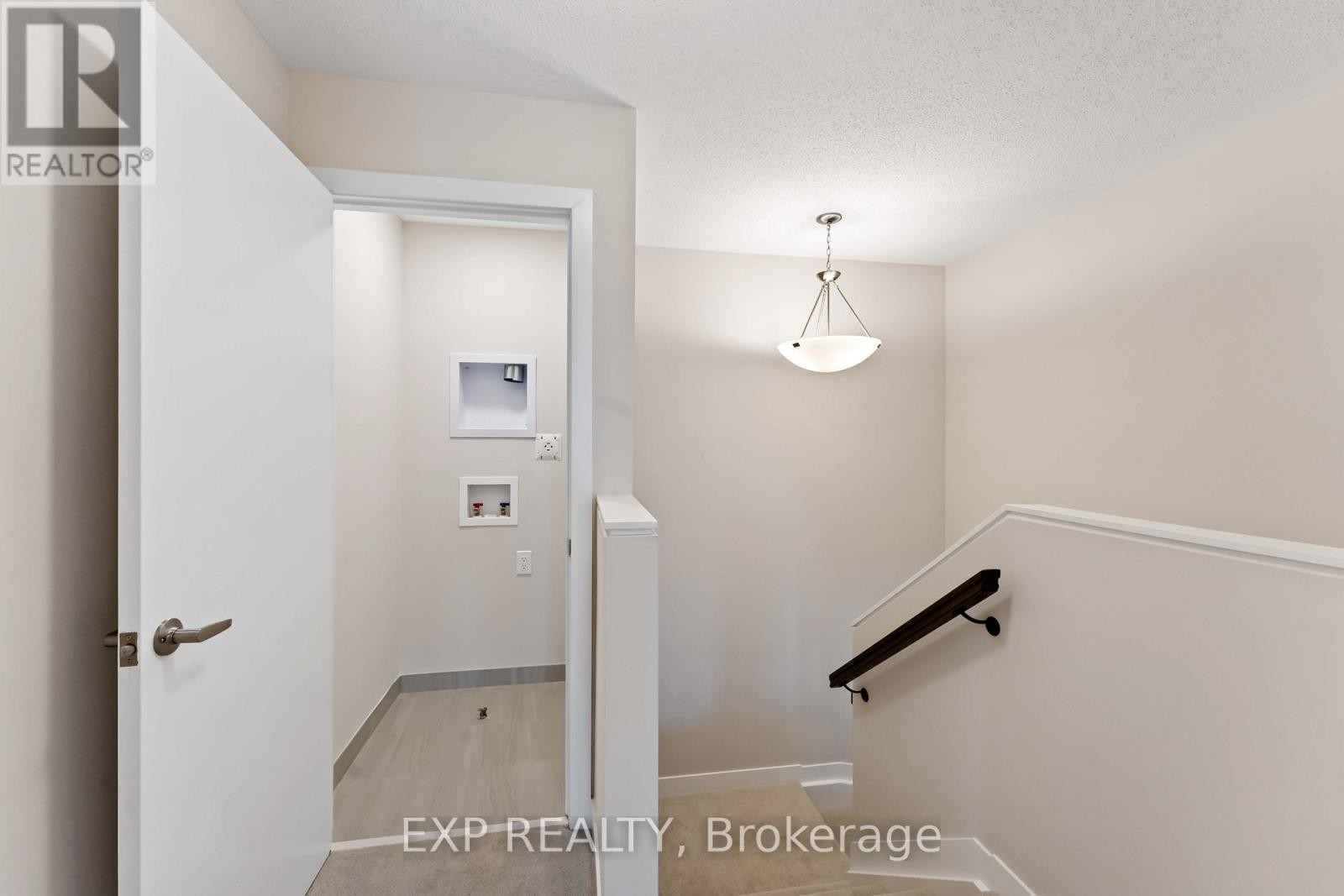 












209 SPECKLED ALDER ROW

,
Ottawa,




Ontario
K2J7G8

