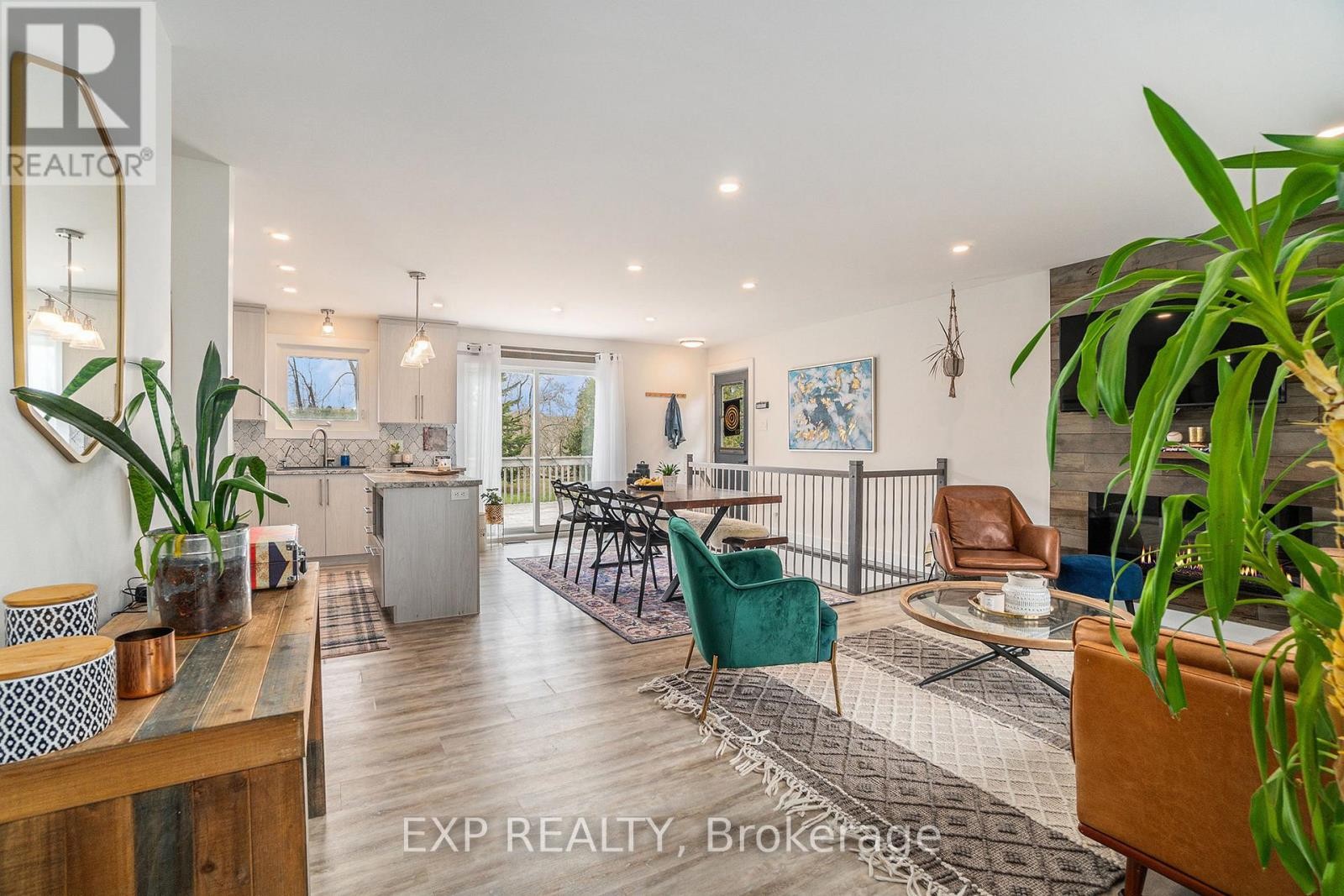 












2462 DUNNING ROAD

,
Ottawa,




Ontario
K0A3E0


