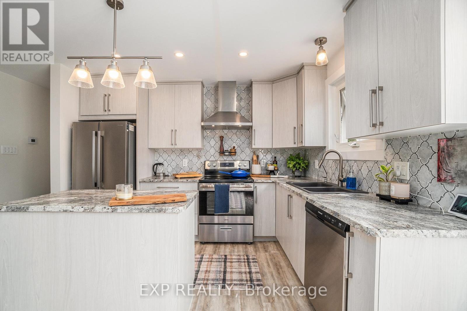 












2462 DUNNING ROAD

,
Ottawa,




Ontario
K0A3E0

