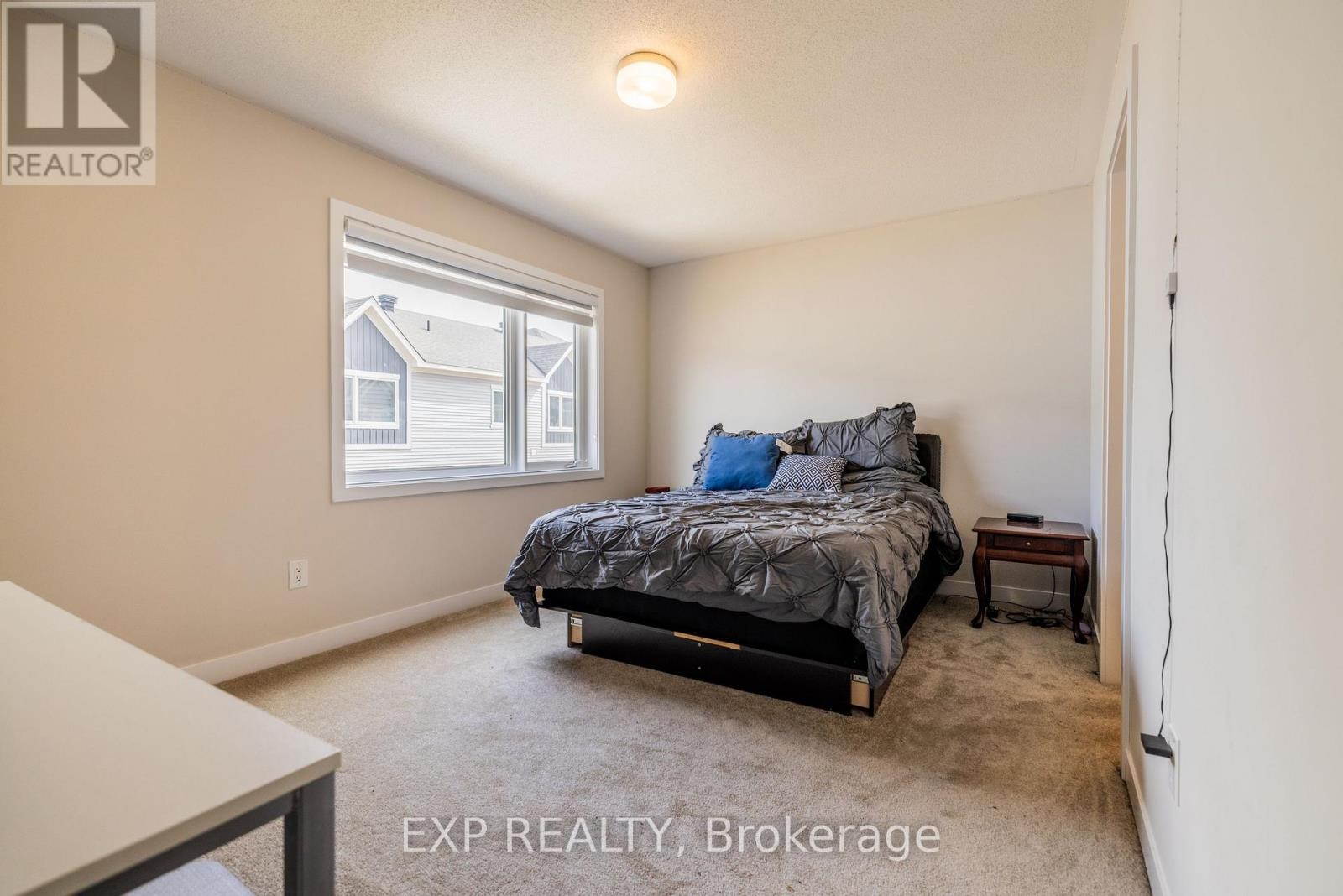 












307 CANADENSIS LANE

,
Ottawa,




Ontario
K2J6X8

