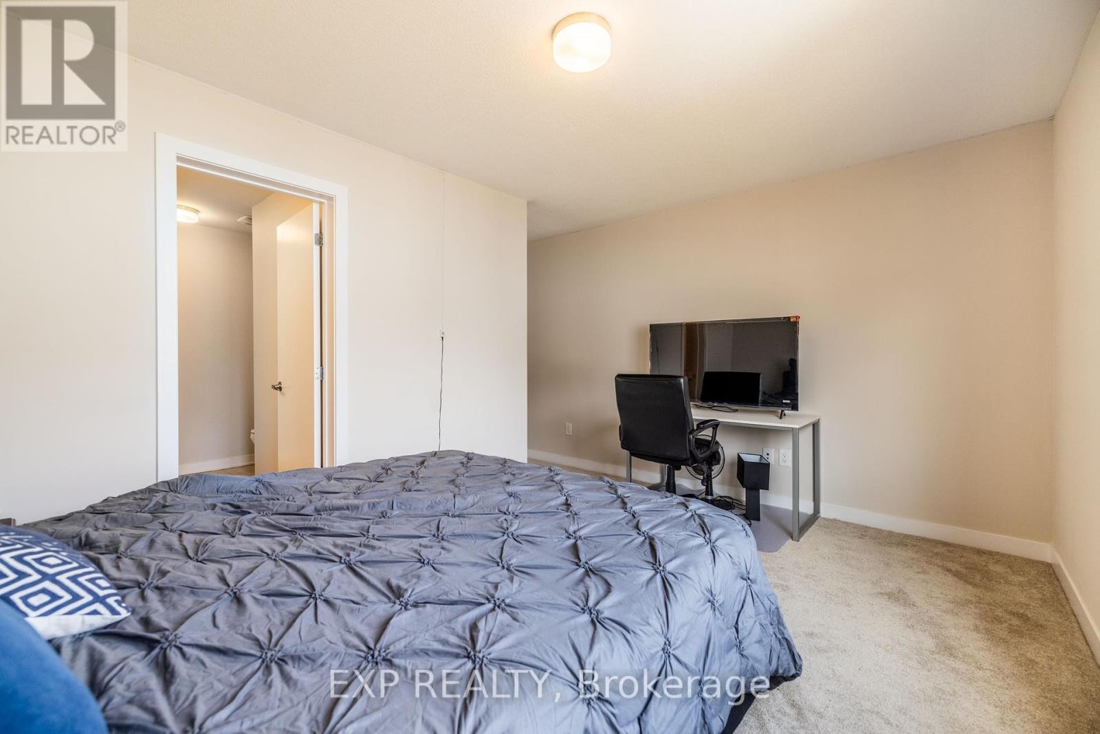 












307 CANADENSIS LANE

,
Ottawa,




Ontario
K2J6X8

