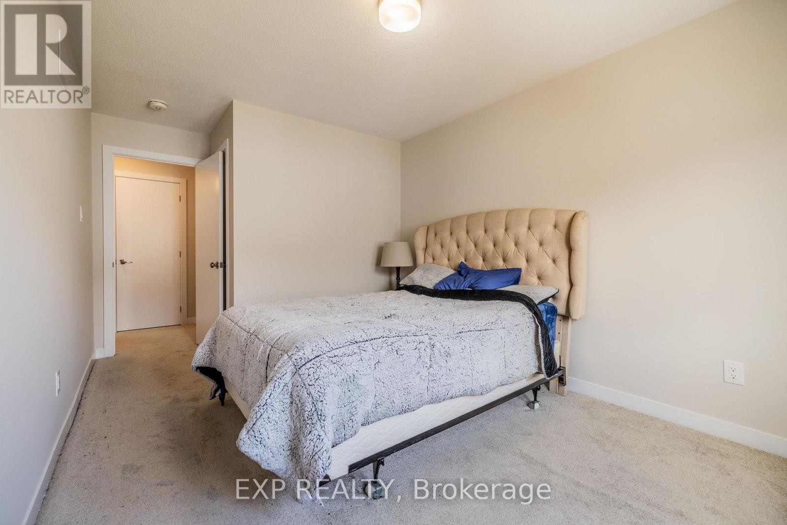 












307 CANADENSIS LANE

,
Ottawa,




Ontario
K2J6X8

