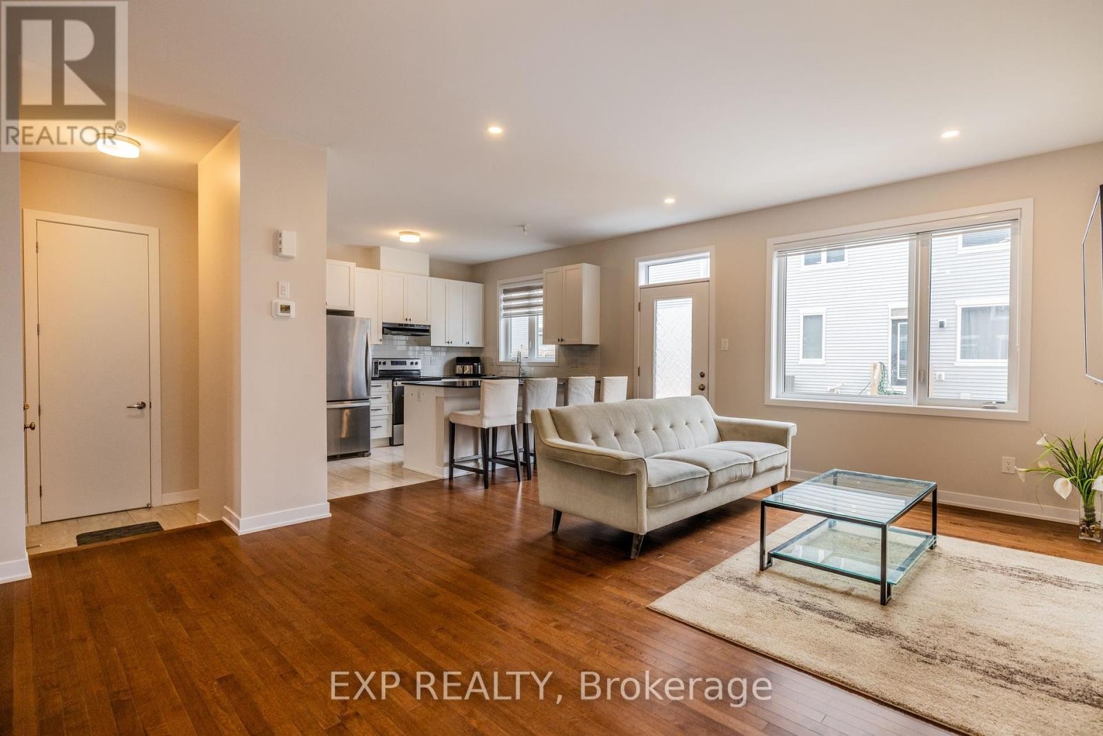 












307 CANADENSIS LANE

,
Ottawa,




Ontario
K2J6X8

