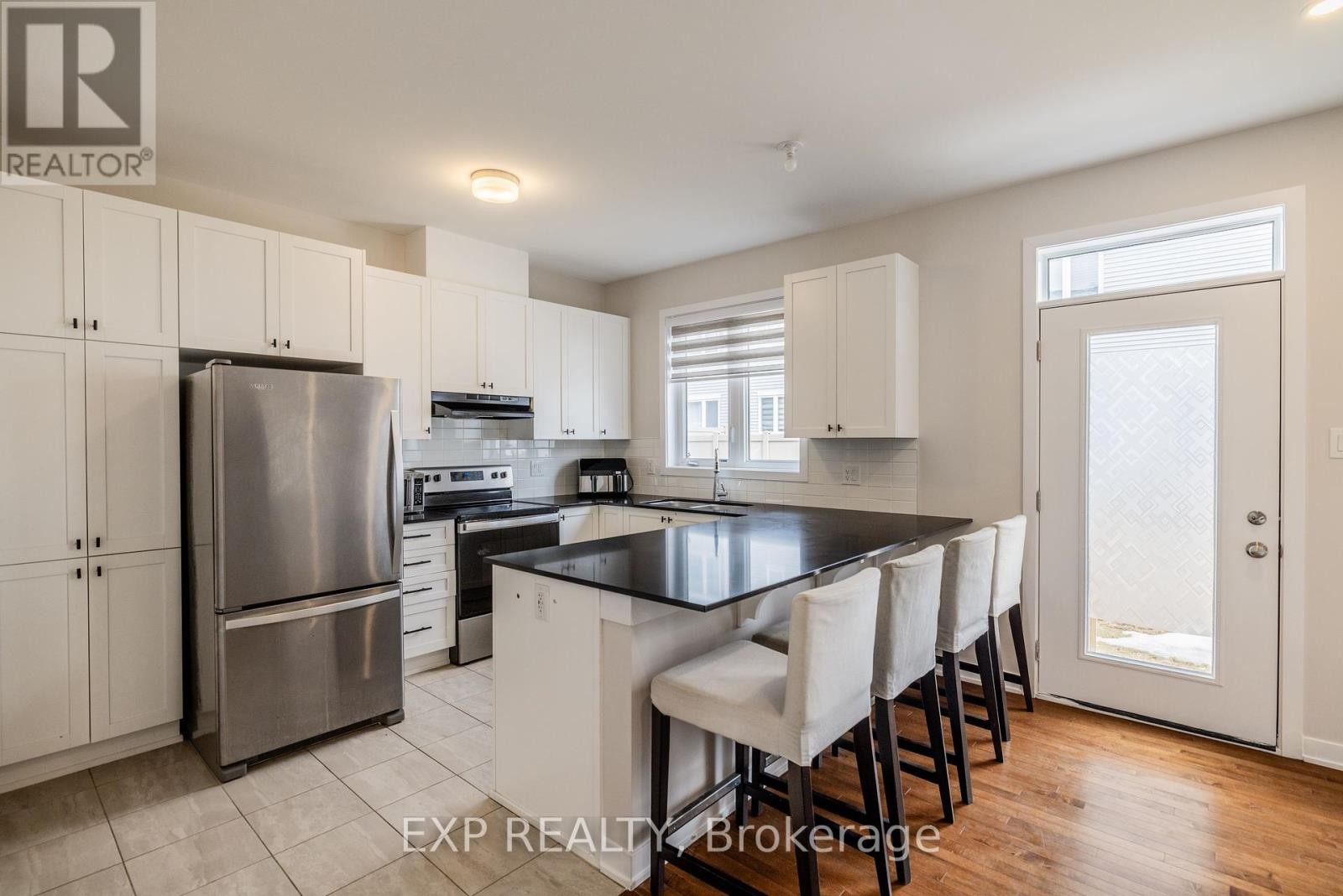 












307 CANADENSIS LANE

,
Ottawa,




Ontario
K2J6X8

