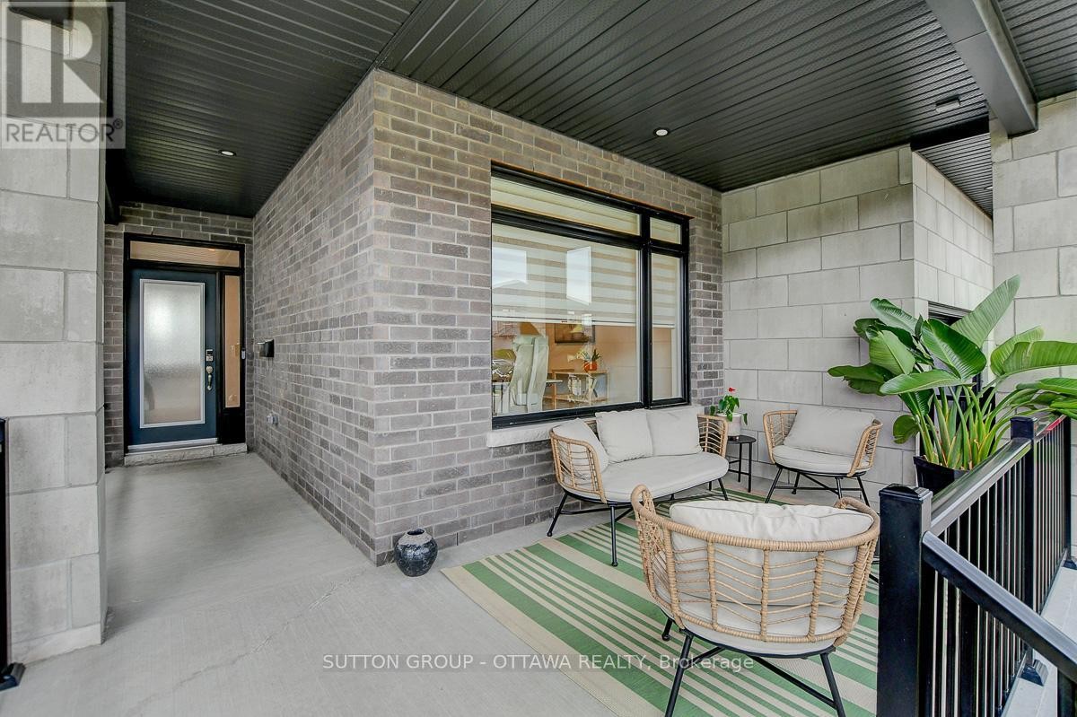 












908 DUXBURY LANE

,
Ottawa,




Ontario
K4M0M3

