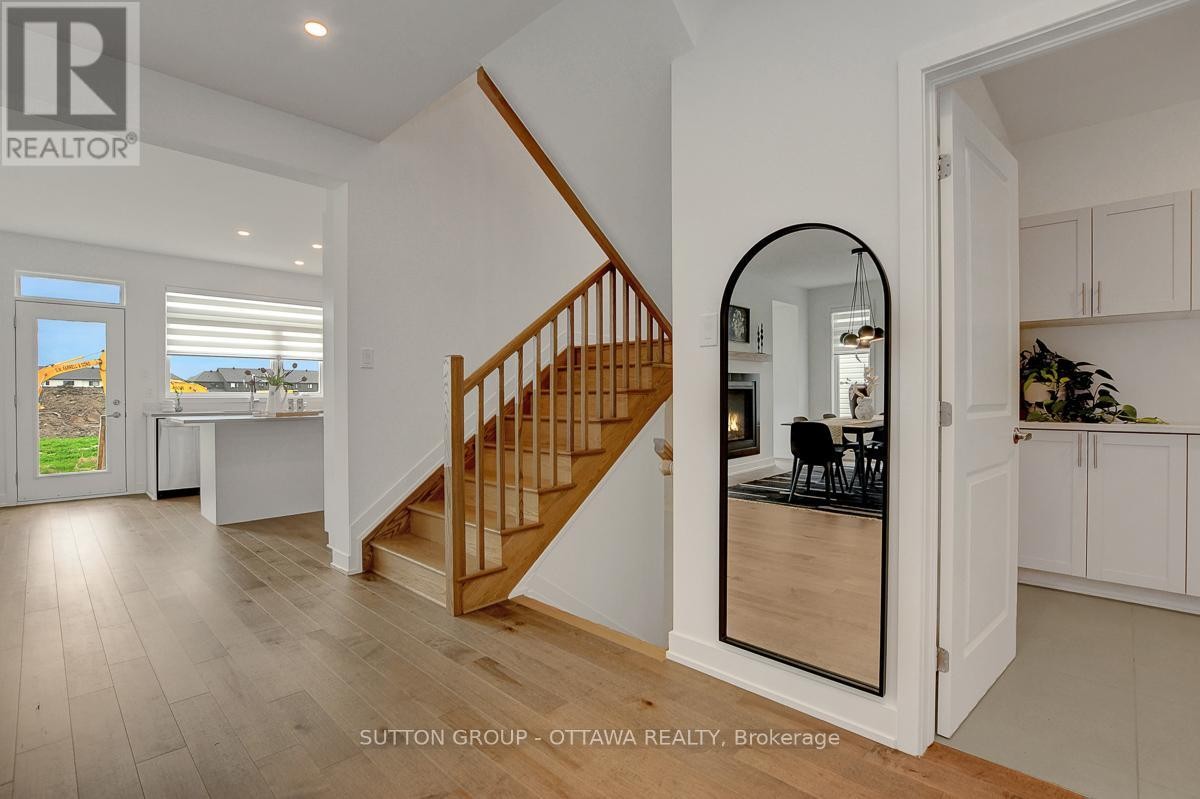 












908 DUXBURY LANE

,
Ottawa,




Ontario
K4M0M3

