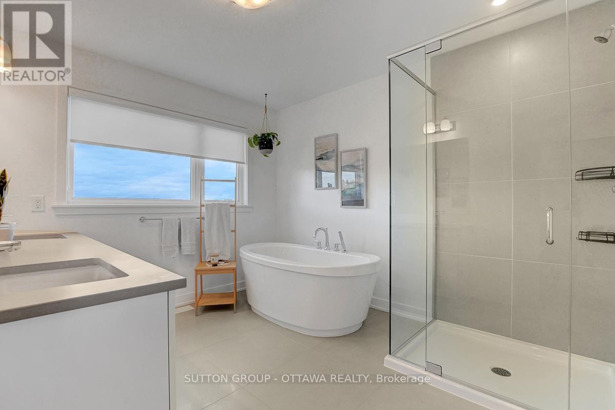 












908 DUXBURY LANE

,
Ottawa,




Ontario
K4M0M3

