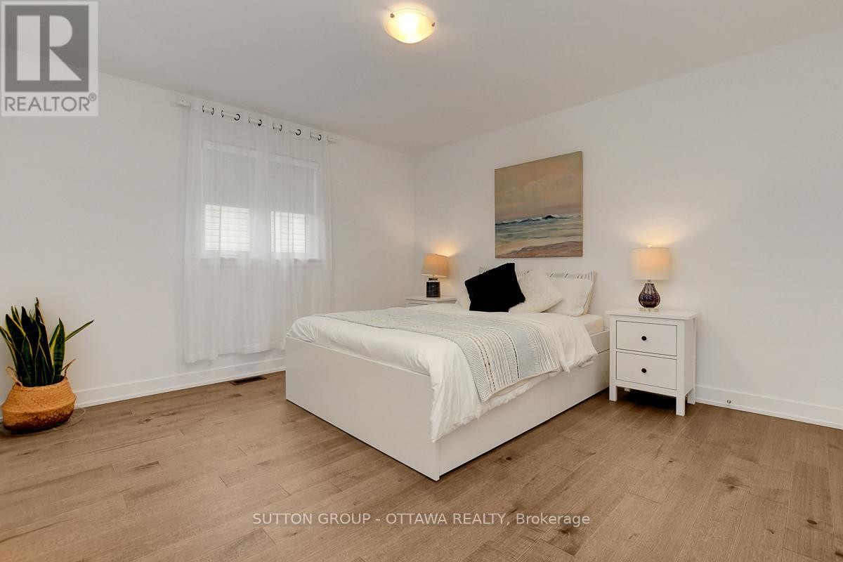 












908 DUXBURY LANE

,
Ottawa,




Ontario
K4M0M3

