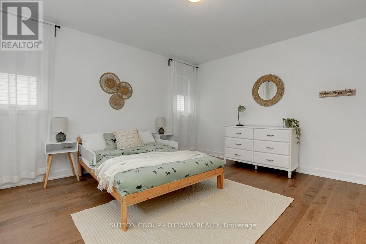 












908 DUXBURY LANE

,
Ottawa,




Ontario
K4M0M3


