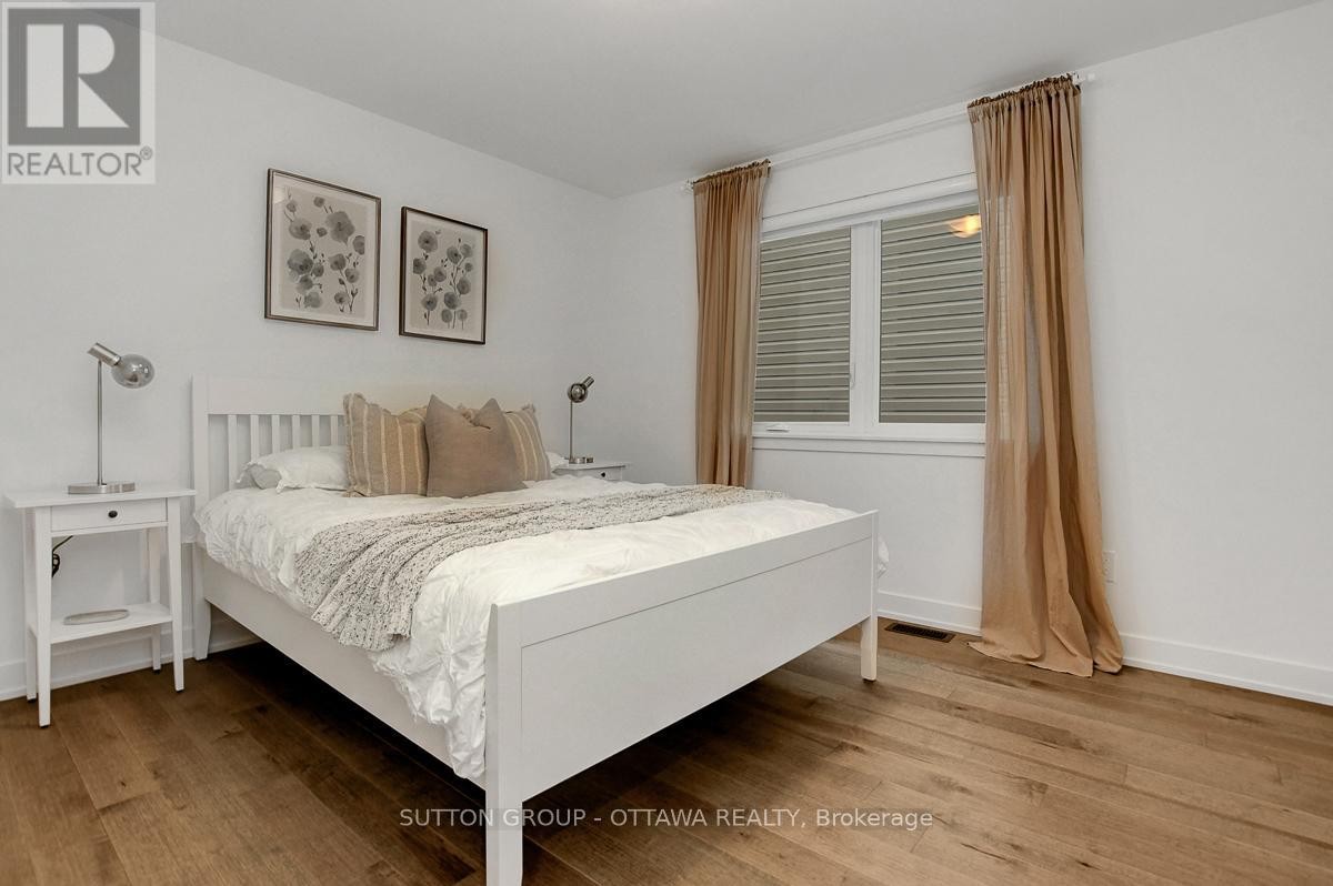












908 DUXBURY LANE

,
Ottawa,




Ontario
K4M0M3

