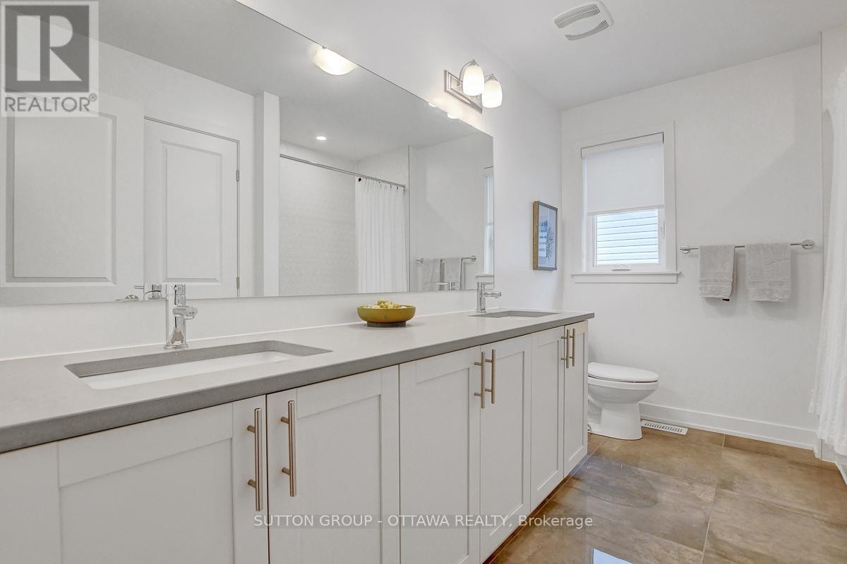 












908 DUXBURY LANE

,
Ottawa,




Ontario
K4M0M3

