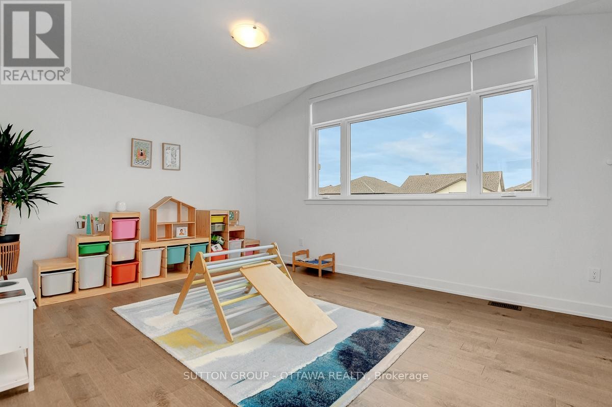 












908 DUXBURY LANE

,
Ottawa,




Ontario
K4M0M3


