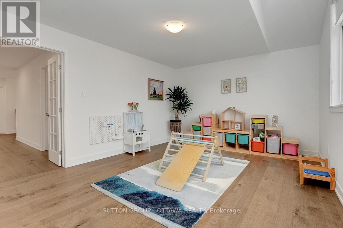 












908 DUXBURY LANE

,
Ottawa,




Ontario
K4M0M3

