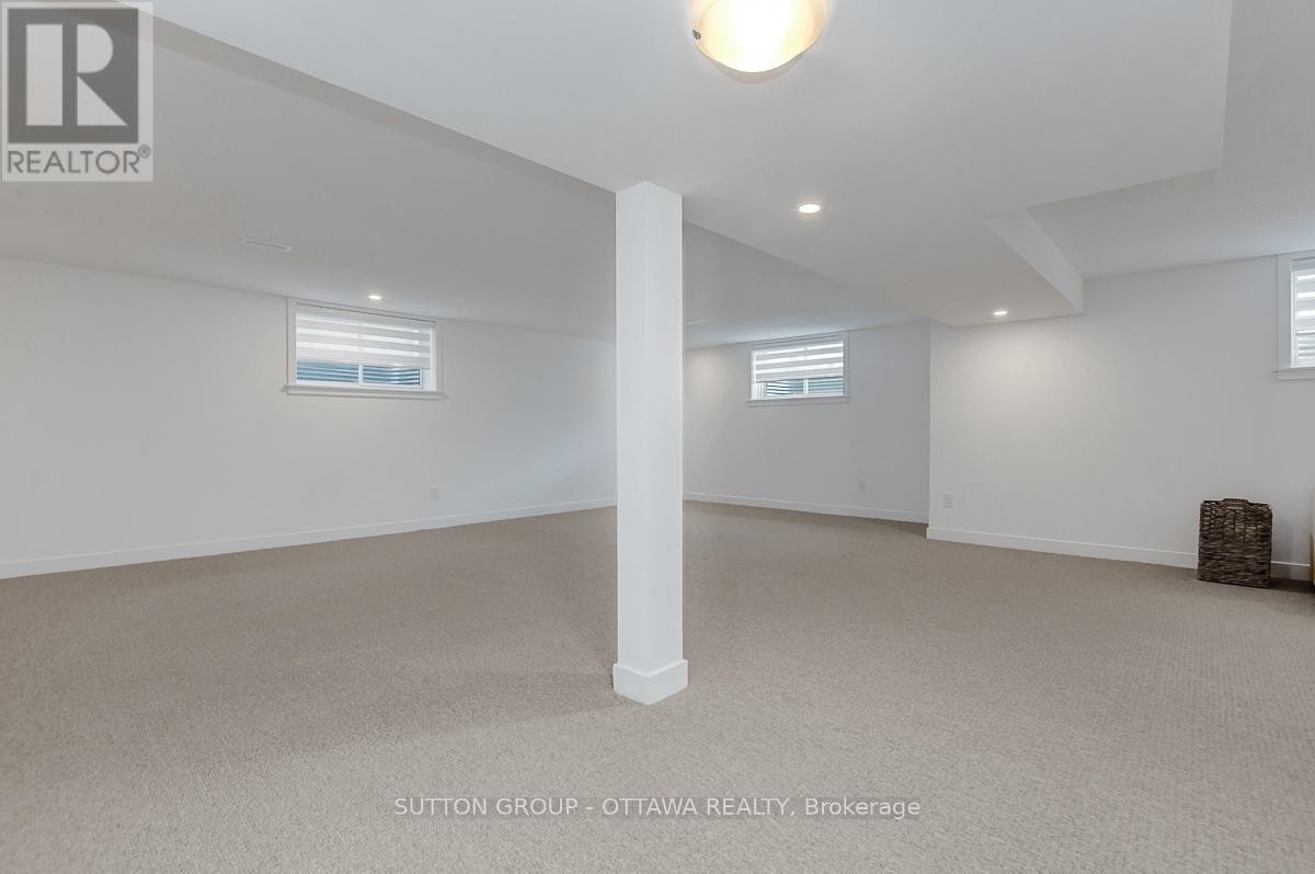 












908 DUXBURY LANE

,
Ottawa,




Ontario
K4M0M3

