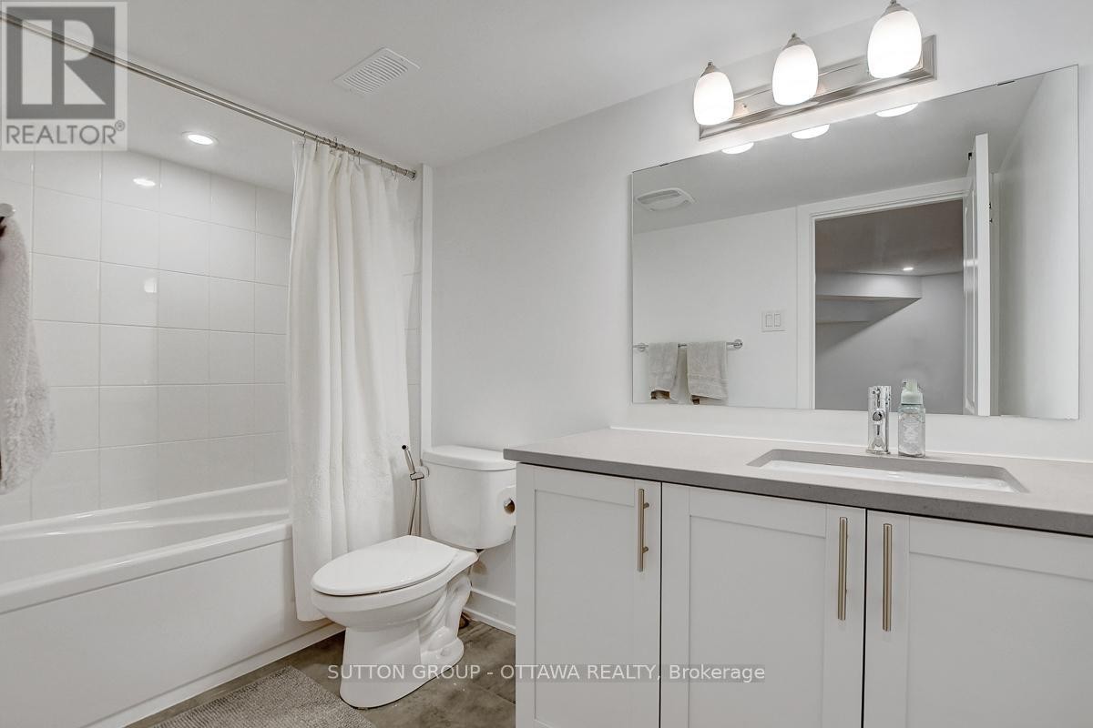 












908 DUXBURY LANE

,
Ottawa,




Ontario
K4M0M3

