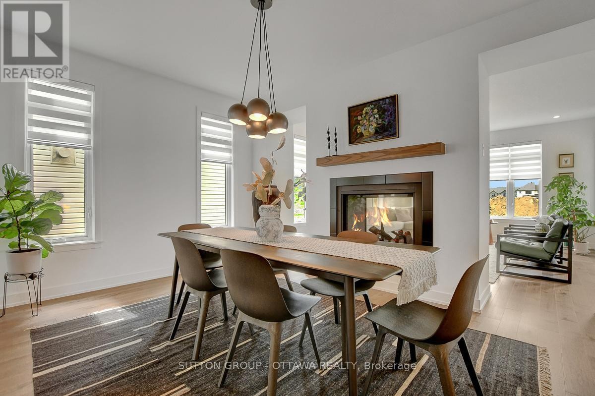 












908 DUXBURY LANE

,
Ottawa,




Ontario
K4M0M3

