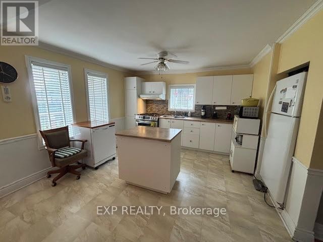 












188 REGENT STREET

,
Hawkesbury,




Ontario
K6A1E8

