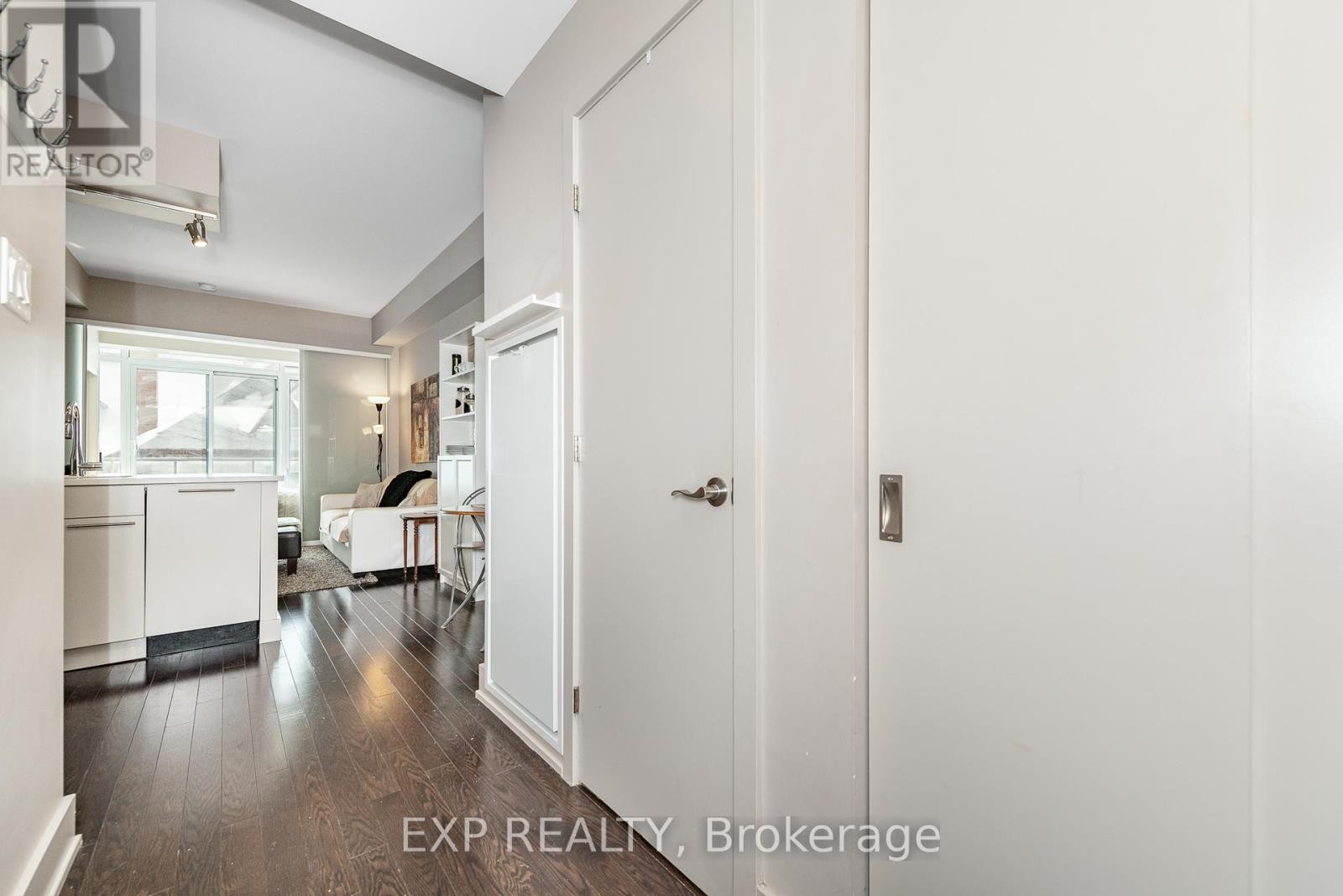 












303 - 108 RICHMOND ROAD

,
Ottawa,




Ontario
K1Z0B3

