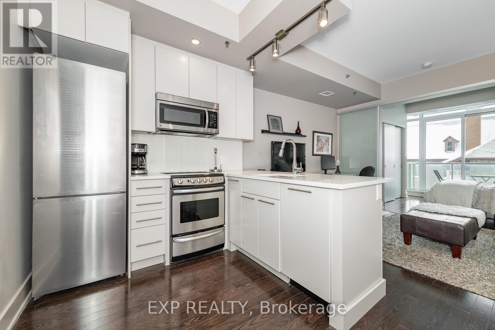 












303 - 108 RICHMOND ROAD

,
Ottawa,




Ontario
K1Z0B3

