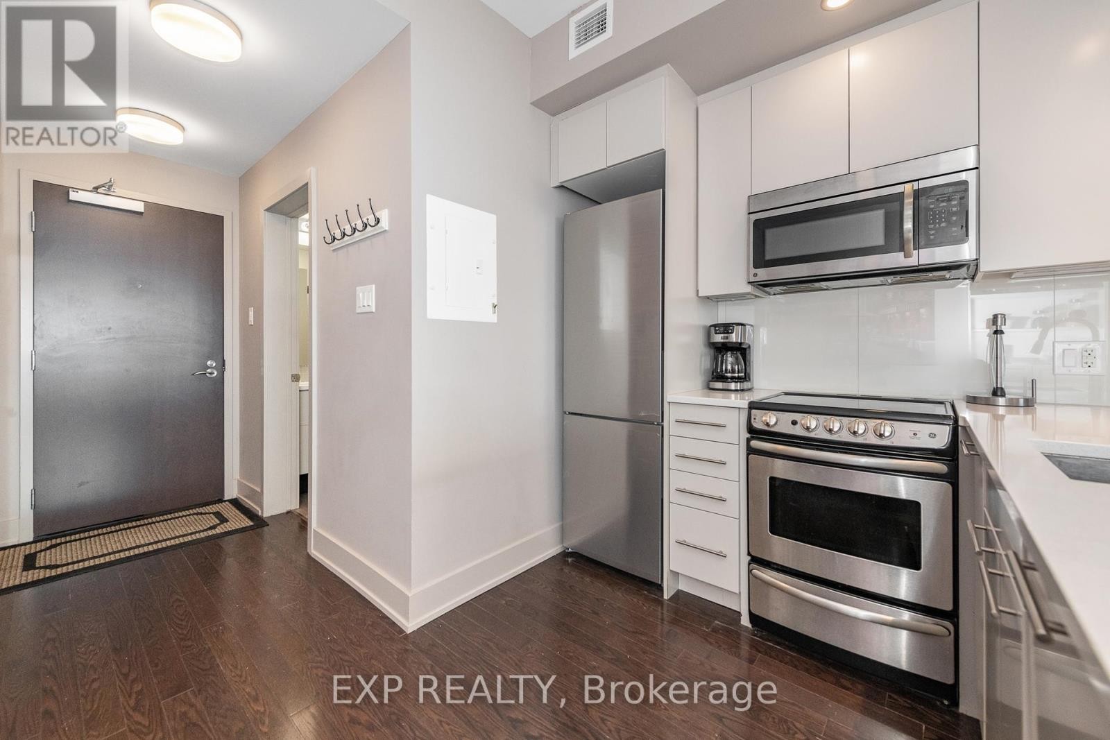 












303 - 108 RICHMOND ROAD

,
Ottawa,




Ontario
K1Z0B3

