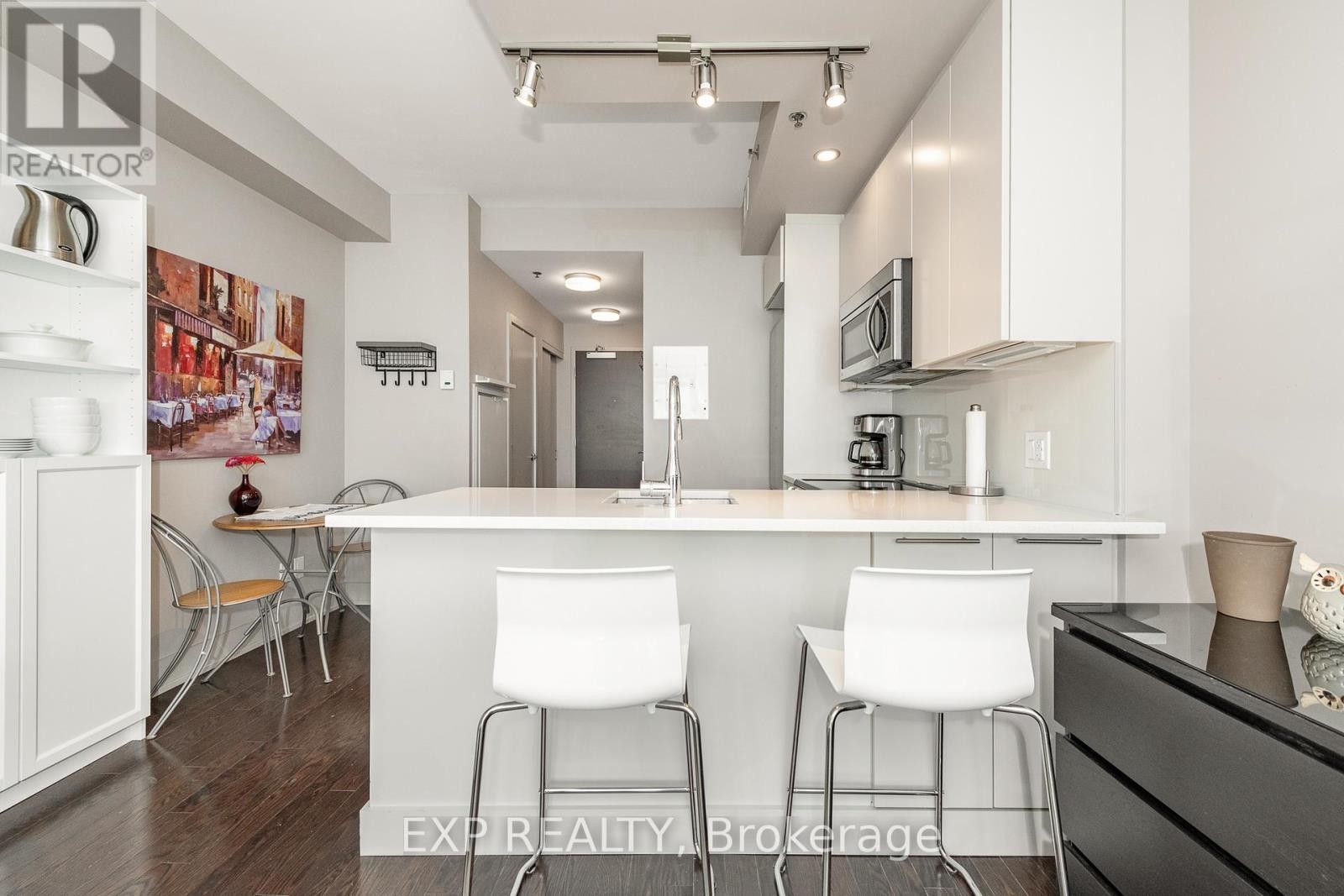 












303 - 108 RICHMOND ROAD

,
Ottawa,




Ontario
K1Z0B3

