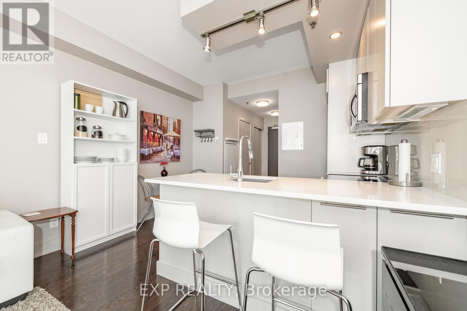 












303 - 108 RICHMOND ROAD

,
Ottawa,




Ontario
K1Z0B3


